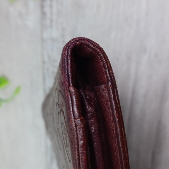 Chanel Camellia Embossed Lambskin Wallet - Picture 15 of 17